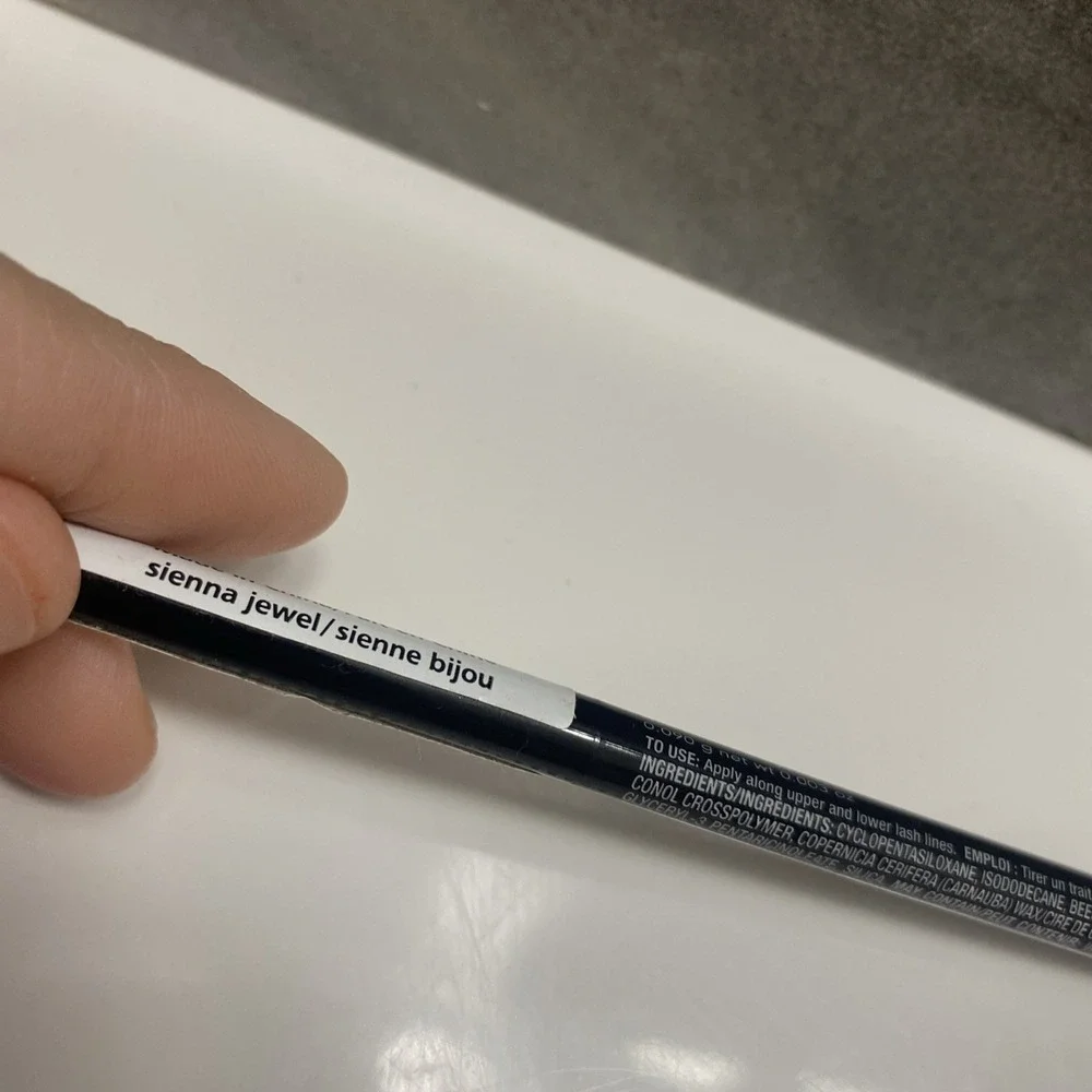 Avon Feeling Fine Ultra Thin‎ Eyeliner In Sienna Jewel